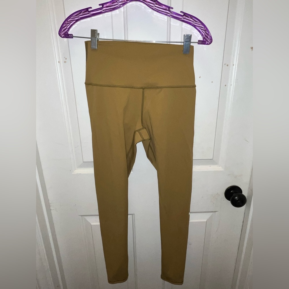 🧘🏽‍♀️ LIKE NEW Alo Yoga High-Waist Airlift 7/8 Leggings - Sz Medium